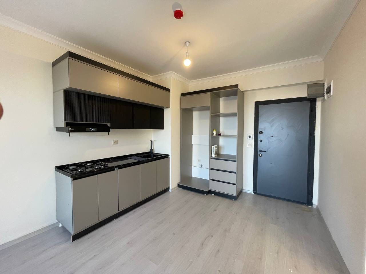 🔹شقه غرفه وصاله 1+1 للايجار 

🔹 في مشروع لالاڤ سان تاور على طريق بحركه قرب شارع 120. 

🔹سعر ايجارها 275$ 

للتفاصيل اكثر تواصلو مع الارقام التاليه 📞

***********–***********–***********
