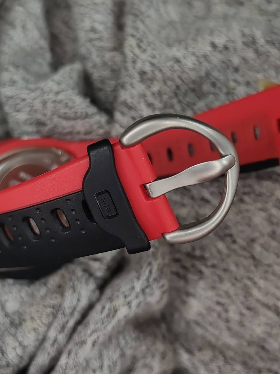 ساعة ماركة mio الرياضية
Mio
• الموديل: Drive
• النوع: ساعة رياضية رقمية
• قياس نبض القلب مباشرة من الساعة
• حساب السعرات الحرارية أثناء التمرين
• عرض نسبة نبض القلب من الحد الأقصى
• تحتوي على Stopwatch ومؤقت للتمارين
• برنامج لمتابعة حرق 3500 سعرة حرارية أسبوعياً
• عرض الوقت والتاريخ والتنبيه
• إضاءة للشاشة
• مقاومة ماء حتى حوالي 30 متر
• بطارية ليثيوم CR2032 تدوم تقريباً سنة
سعرها ٣٥ الف مكاني بغداد و موجود توصيل


**إذا كنت صاحب هذا الإعلان وتريد حذفه لأي سبب، رجاءا أرسل رسالة إلى الدعم الفني**