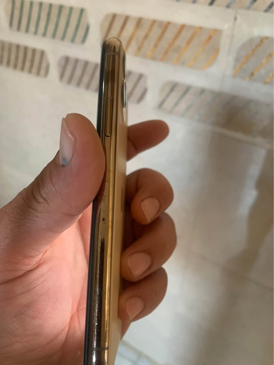 السلام عليكم 
ايفون ١١ برو ذاكره ٢٥٦ 
مبدل شاشه وبطاريه الظهر مفطور 
فيس إيدي شغال 
السعر ٢٥٠ وبيه مجال مكاني بابل 
*********** حلة, بابل
