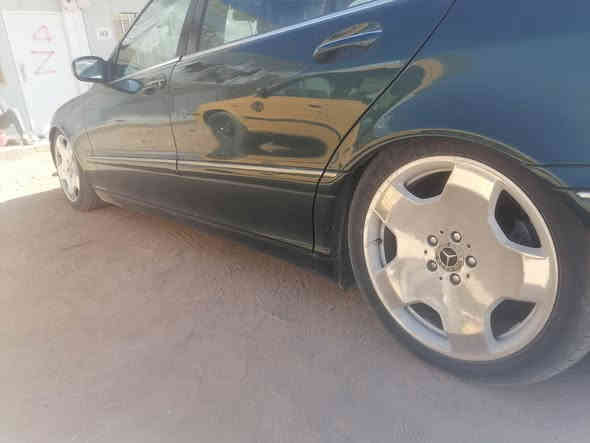 مارسيدس غواصة الفين واحد السيارة جوبلسات محرك سته سلندر السعر 100ورقه بي مجال بصيط ***********
