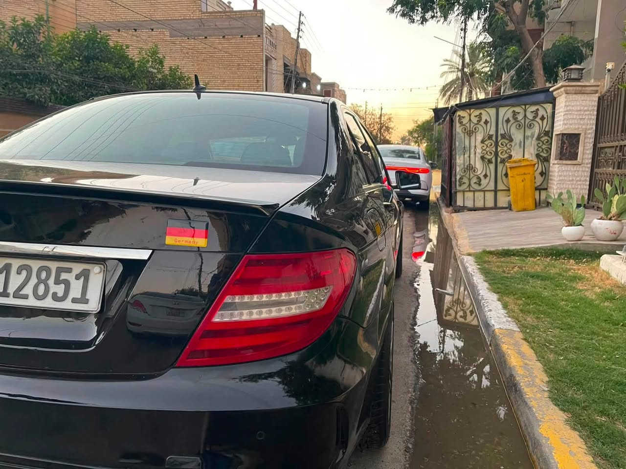 موديل 2010
صور المكانت الي صبغت بيه موجودات داخل المنشور 
C300 سته سلندر في
صدر جديد 
تبريد جديد 
تخم تاير سياره جاهزه رقم سليمانيه هزه جديده مساقطه
سياره جاهزه عله آخر حبايه بدون اي نقص عنواني بغداد الكاظميه ***********
*********** السعر 123وبيه مجال
