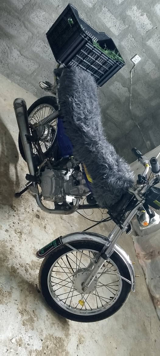 نعم برو ماطور نظيف السعر 300 وبه مجال ***********
