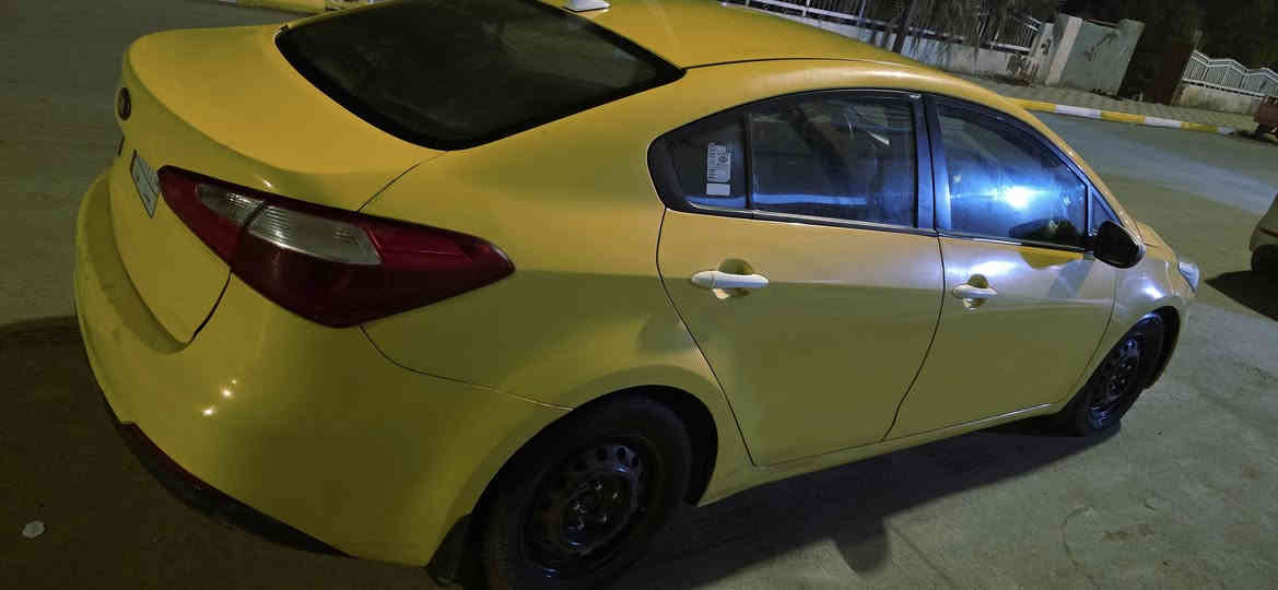 سلام عليكم شباب سيارة كية فورتي مديل ٢٠١٤ سيارة مكفولة مكينة سيارة نضيفة 
محرك 2000 دوش 
تجي داور تاخض مكاني عمارة قضاء ميمونة  
سعرها علا رقم ***********
