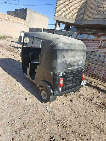 تكتك موديل عشرين لا ضربه ولا صبغ تكتك حلوه بس بوشه وبستم فقط محركه كلش حلوه تخم تاير جديد العنوان بغداد نهيت حيور سبع قصور *********** السعر 5900 أبيه مجال شي قليل
