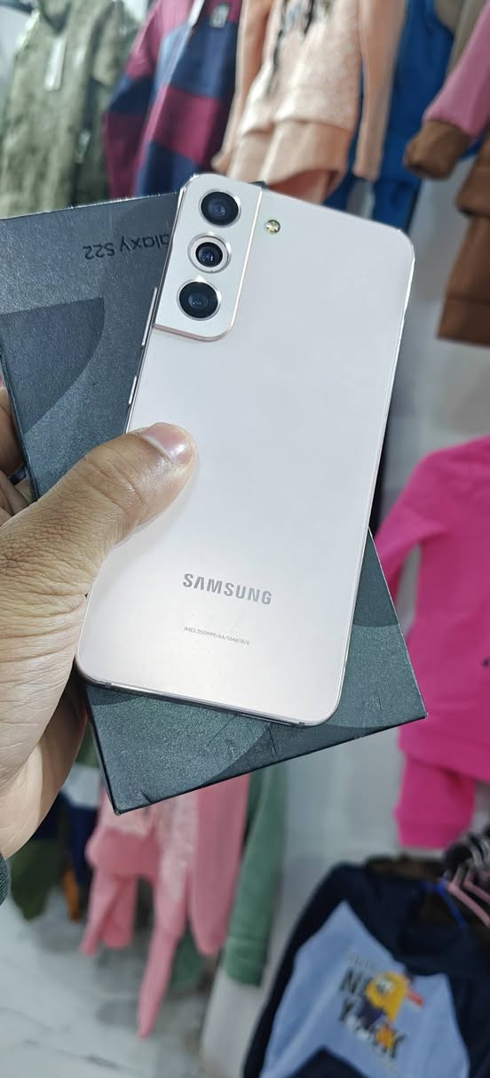 S22سامسونك
ذاكره128
رام12
فقط شاشا مكسوره سعر 100
***********
