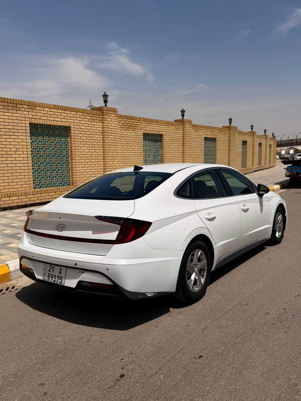 هيونداي سوناتا موديل (٢٠٢١)
وارد امريكي محرك (٢٥٠٠)
رقم واسط - معوقين (سنه ونص وتصير حرة)
ماشية ٨٣ الف ميل 
مواصفاتها اعتيادية .. شاشة وكامرا خلفية ، رادار امامي
حادث خلفي (جنطة و خشوم الچاملغات)- البچم كبس 
مكانها مركز الكوت - محافظة واسط
السعر المطلوب  ١٥٠ ورقة وبيها مجال
للاستفسار التواصل واتساب  
*********** دهل اوران, واسط
