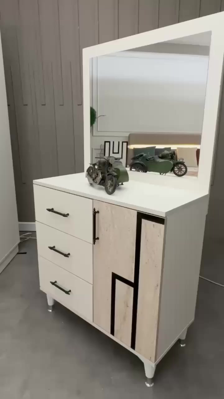 غرفه تركي جديد مستخدم سبوع مع اناره وسرير مخزن السعر 600
مكان الشعب حي البساتين 
للتواصل ***********
