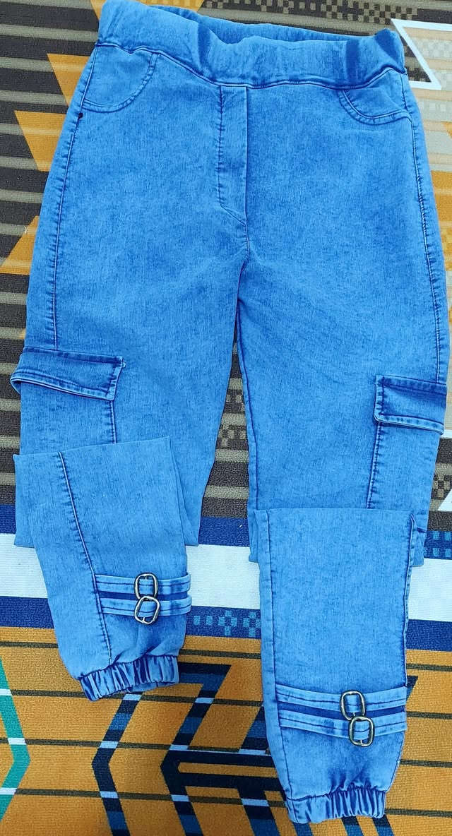 ملابس بناتيه تلبس ١٠ و١١و١٢ سنه حسب الجسم اخو الجديد استعمال كم ساعه نضافه فول بلوز خامه صوف قطني وبناطير ثنين كلهن ب٨ الاف وياهن تراجي هديه مكاني نجف


**إذا كنت صاحب هذا الإعلان وتريد حذفه لأي سبب، رجاءا أرسل رسالة إلى الدعم الفني**