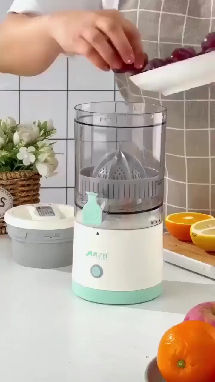 ✅Citrus. Juicer🍊
عصارة فواكه كهربائية لاسلكية محمولة 
متعددة الوظائف🍎🍉🍇

✅ سهلة الاستخدام من مميزاتها :-
💫دوران بزاوية 360 درجة فى جميع الإتجاهات لقوة عصر أعلى

🔌مزودة بمنفذ USB للشحن
🔋لاسلكية تعمل بالشحن ومحمولة لعصر الفاكهة🍊 في أي وقت وفي أي مكان

♻️-مزودة بفلتر لفصل مخلفات العصائر ستستمتع بعصير برتقال🍊 طازج وخالي من البذور 
- سهلة التنظيف أجزائها قابلة للفصل لتنظيف أسرع

🔑- مفتاح واحد لتشغيل العصارة والذي يوفر الوقت والجهد بدون استخدام اليدين👐 
✅ يمكن استخدامها في عصر🍊🍎🍉 الحمضيات والتفاح والرمان والكمثرى وغيرها من الفواكه.
#الاصلي
🚘يوجد خدمة توصيل لجميع محافضات العراق  🚘


**إذا كنت صاحب هذا الإعلان وتريد حذفه لأي سبب، رجاءا أرسل رسالة إلى الدعم الفني**