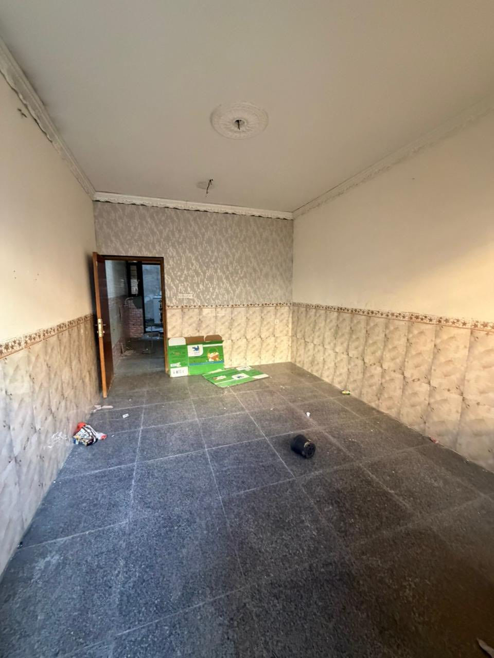 لليجار مشتمل ٥٠ متر سيديه مربع كهرباء يحتوي صاله مطبخ ٢ نوم وخدمات صحيه ايجاره ٦٥٠ الف 
***********
