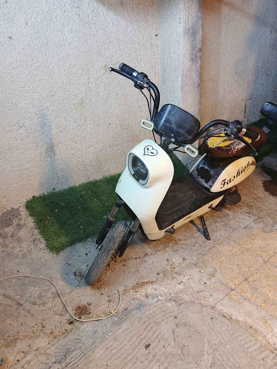 دراجه شحن بصمه  نقص بطاريات 
200000بيه مجال اتصال ع رقم 
***********
