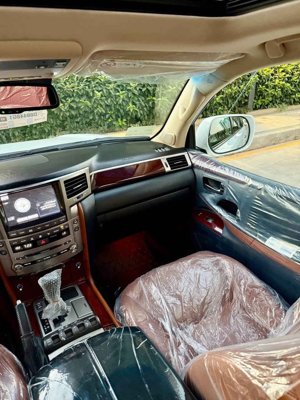 ‏‎‏Lexus LX sport  90000 KM  2014
ارخص سعر بل سوك
‏‎🔹لكزس 2014     (بریم) LX 570
‏‎🔹 مكفولة كفالة عامة من الدعامية إلى الدعامية 
‏‎بدون بارد  ،بدون رصعات ،بدون حتى شخط🔹
‏‎دعاميات هم بدون صبغ ،رمل مابي ،بقية كلها بشرط

‏‎🔹 داخل مشمشي  بسمطين + +سماعة بيادي مجوود 
‏‎🔹 ماشيه 90ألف 
   سعر 395$ ره قم موبيل  ***********

‏‎ فول فول المواصفات 🔹
‏‎ بصمة➕ الانزلاق➕ورقة البيانات➕شغال كشن جلد و هيلتر 
‏‎الاحتلال➕راس ديفيد➕ 5 كاميرات  ➕ثلاجة➕زينون، جلد جاف  تدفئة شفط التبريد خزينة➕هواء مزدوج➕نظام ايكو سبورت,➕حساسية الديك المؤخرة  مرايات➕الفتحة➕باب خلفي جك➕رادار إمامي

‏‎محرك كير بشرط مامفتوح 🔹
‏‎سيارة حيل نظيفة كلشي عل بلاد لوك
‏‎سنوية زنكة كلشي جديد مدفوع لـ2029
‏‎باسمي السنوية بشرط تحويل و خرامة 
‏‎سيارة مابيـها دينار مصرف كامل من كل نواحي

‏‎نظافه ١٠٠٪؜ كامل سيرفس بدون نقص و بدون مصرف🔹
‏‎سياره مال بيت أي نقص مابيها 4 إطارات جديدة تحتها

‏‎نفسي يوم /تحويل و وكالة حاظر 
‏‎مكانك /داخل سليماني

‏‎📞*********** السليمانية, العراق
