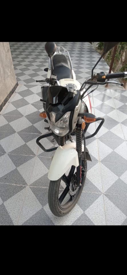 السلام عليكم للبيع
ماطور فينوم 
أوراق كامله 
مدفوع كمرك كامل
أوراق كامله
كير ومحرك شرط
لاتنقيص ولاتبخير شرط
محرك150
للاستفسار ***********
