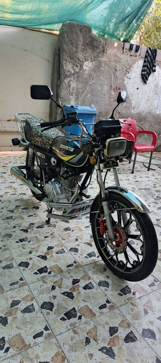 سيفان موديل2024 اوراق كاملات دراجة نضيفة للبيع سعر 650 وبيه مجال للشراي مكاني بعقوبة كاطون الرحمة  موجود خاص او اتصل ***********
