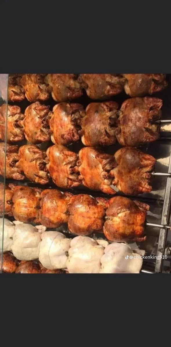 مطعم كباب احمد عبد الأمير عفك سوق الكبير توصيل داخل عفك كباب وزن كباب دجاج دجاج ذبح باجه غنم تشريب لحم غنم مشاوي انواع تمن ومرق انواع خبز حار يعمل مطعم من الصباح حتى المساء *********** ***********
