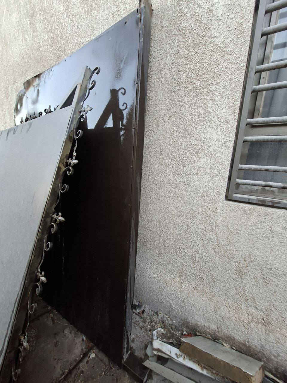 السلام عليكم
باب حديد سلايد بطول إجمالي  cm264 عرض cm170 ارتفاع مع + دنك حديد + وسقاطة +   وجدار حديد بطول اكثر من  300cm وارتفع 170cm  
سعر 200 الف قفل


**إذا كنت صاحب هذا الإعلان وتريد حذفه لأي سبب، رجاءا أرسل رسالة إلى الدعم الفني**