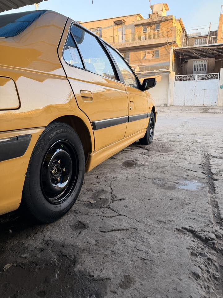 سلام عليكم بيجو بارس 2015 رقم الماني هزه جديده مصفره هيئه وغرامات سياره خير من الله متواجد عل نت الاتصال على الرقم ***********
مكان السيارة الكرادة او الزعفرانيه
