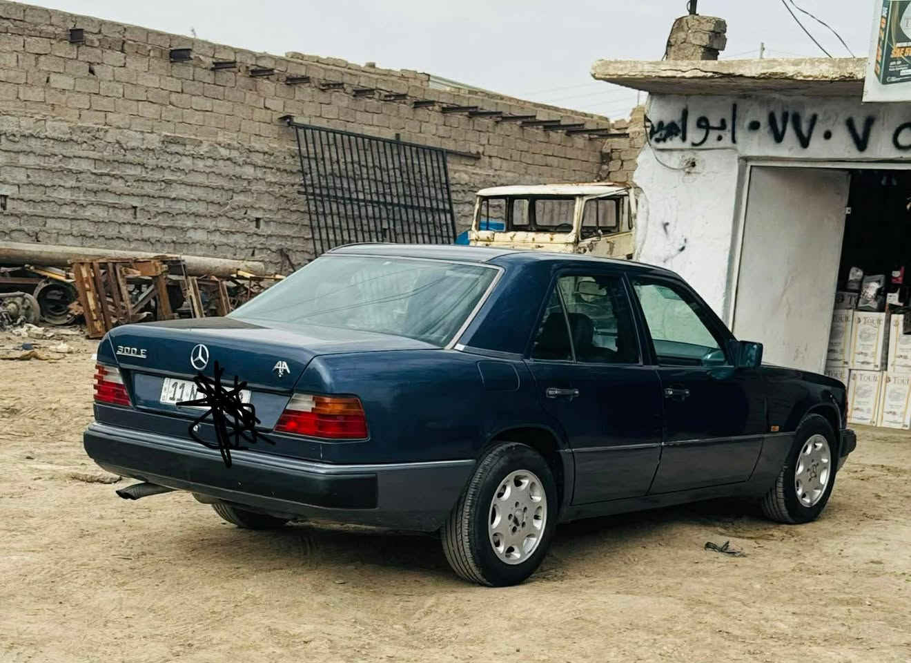 النظافه هيه الي تسولف اذا حاب تبيع سيارتك راسلنا 
مرسيدس دب محرك شبح التابوت ٣٢٠ بلادي رقم
اضغط لايك حتى يطلع منشوراتنا كدامك يوميا ننشر سياره 
 بغداد الجديد باسمي مشروع وطني موديل ٩٢ مصبوغه عام للجمالية فقط بدون ضربه او خياس قواعد الدبل وحده فقط مصلحة وموجوده الصوره مسوي ادامه على منظومه البنزين كير ومحرك وكهربائيات خير من الله نقصها التبريد غير شغال زوج تايرات جدد

السعر علق بكلمه تم وسيصلك مباشره بالرد الالي 

 العنوان ديالى بعقوبة للاستفسار اكثر الأتصال على الرقم *********** او تواصل بالواتس
