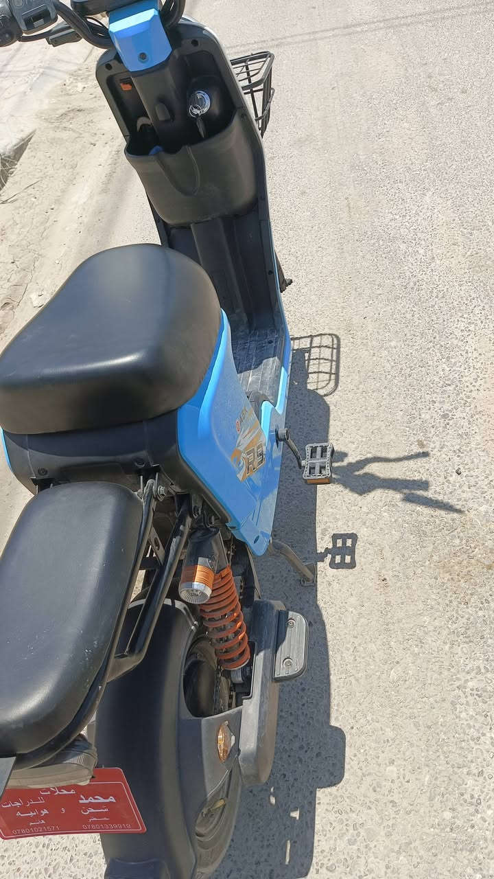 🚲 للبيع | دراجة شحن R-9 آخر موديل 🚲
السلام عليكم ورحمة الله وبركاته 🌹

يتوفر دراجة شحن R-9 للبيع، آخر موديل، مزودة بـ 5 بطاريات (32 أمبير).

✅ الدراجة طالعة من المعرض قبل أسبوعين فقط.
✅ حالة ممتازة جداً، راقية وعملية.
✅ مكفولة وجاهزة للاستخدام.

📞 للتواصل والاستفسار:
*********** (واتساب أو اتصال)
أو مراسلة الصفحة على الخاص.
