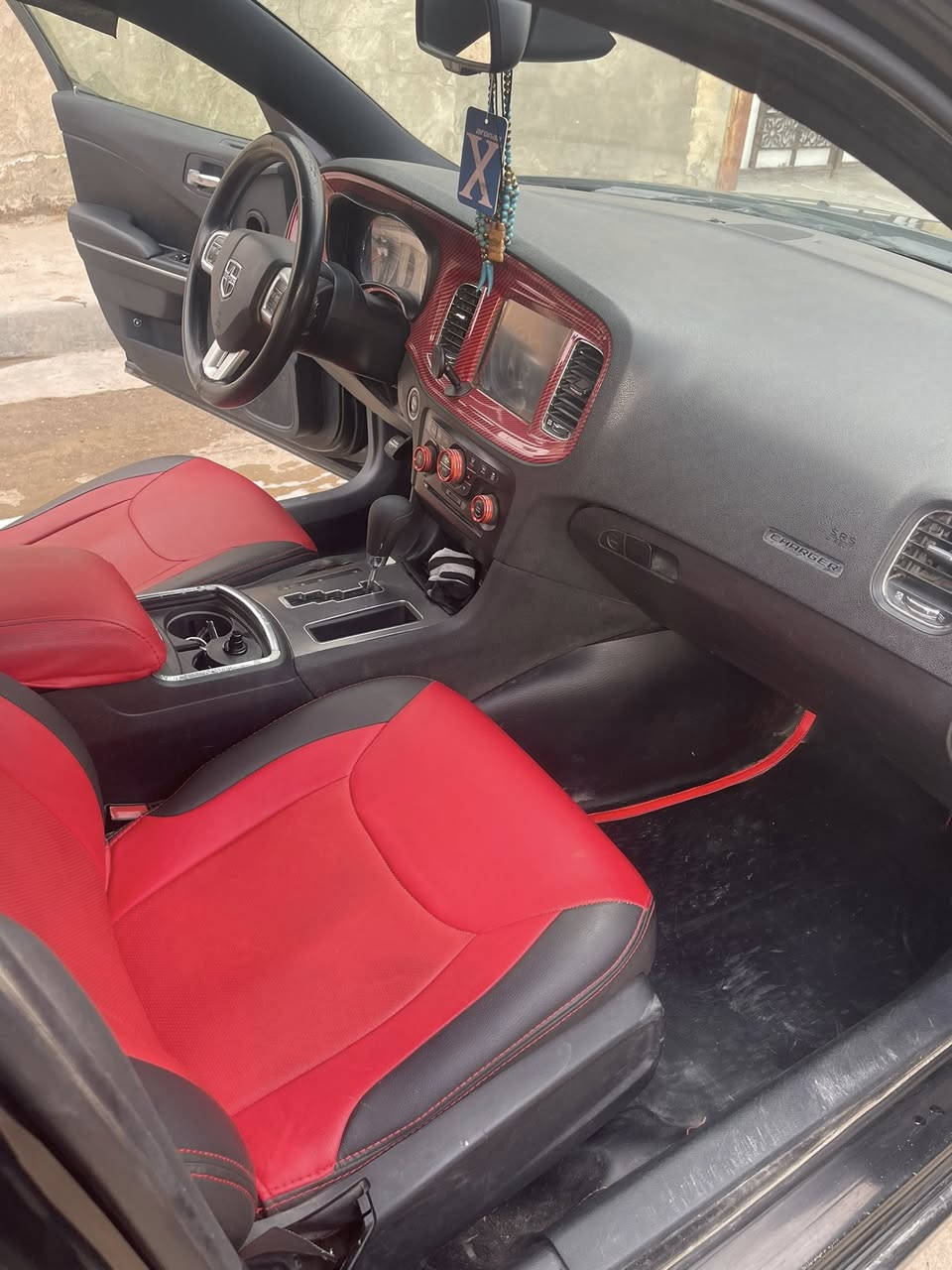 ‏سلام عليكم سيارة شارجر 13 للبيع تخم تاير حدادي كله جديد ما ناقصه باغي 145
‏بيها مجال *********** ￼￼
