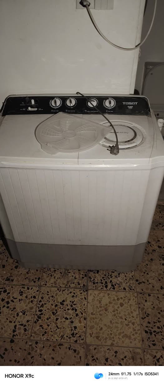 غراض للبيع غساله 100
مجمده 6 قدم 100 نضيفات اخو جديد
تواصل ***********
