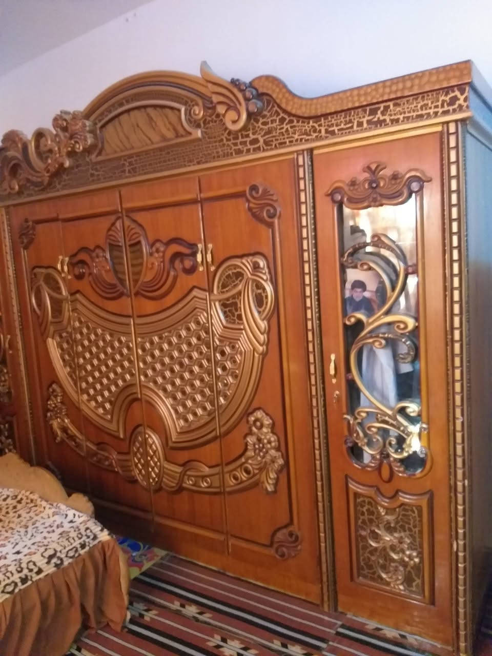 غرفة اخشاب تسگام فول نضافه الاستفسار على الرقم ***********
سعرهه 850
بيه مجال بسيط
