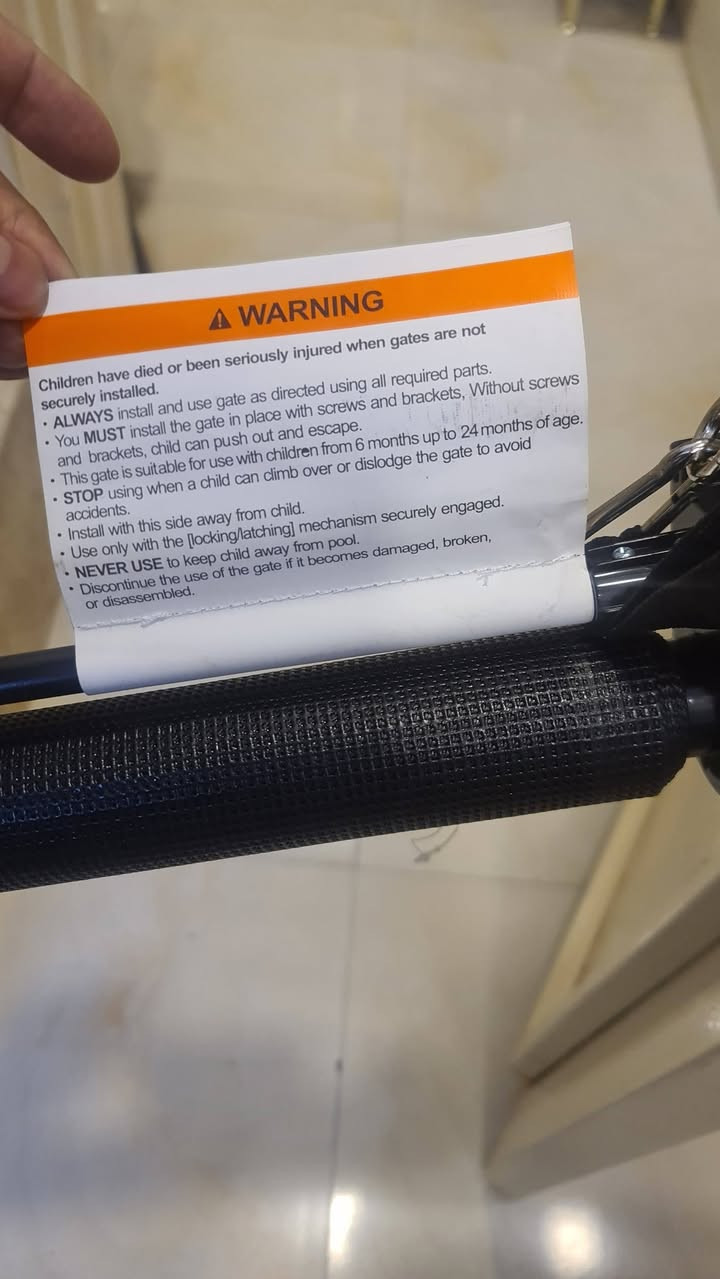 غراض شلع كفر حماية هايباد ولزكه. وبردة مكتبية... مداليات 3قطع هية درنفيس عدل ومربع... وغراض حاسبة. وكلوب صغير كلهن 20  الف مع التوصيل كما موضح في الصور والفديو . خاص او على الرقم ***********
