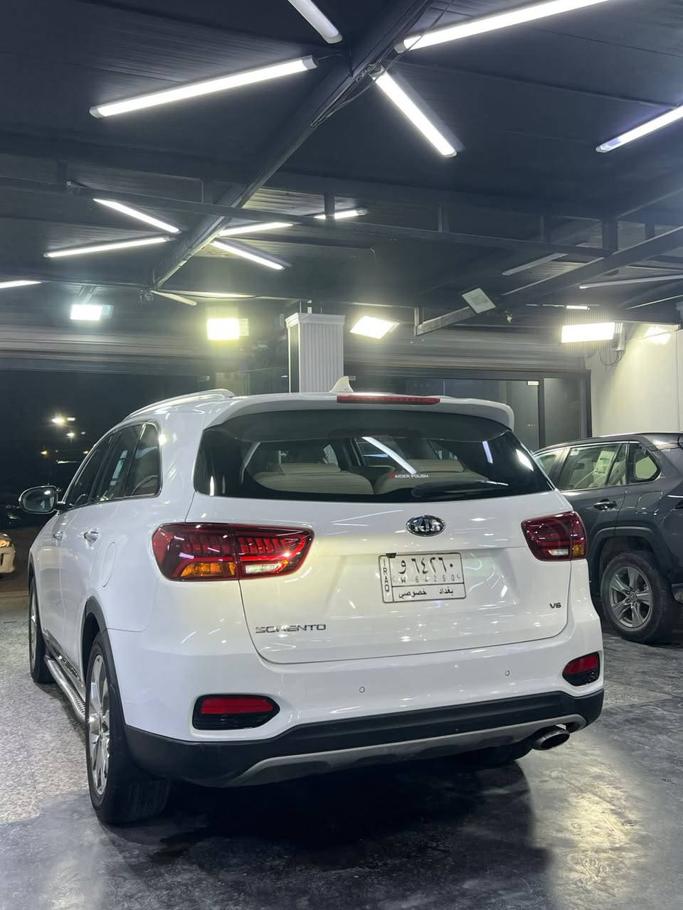 السلام عليكم
للبيع سورنتو خليجي  موديل 2018  فول بانوراما
محرك  6 سلندر 7 راكب 
بيه ملاحضات مبينه بالسونار بدون دواخل 
السعر 215 ورقة
*********** للاستفسار
مكان السيارة بغداد
