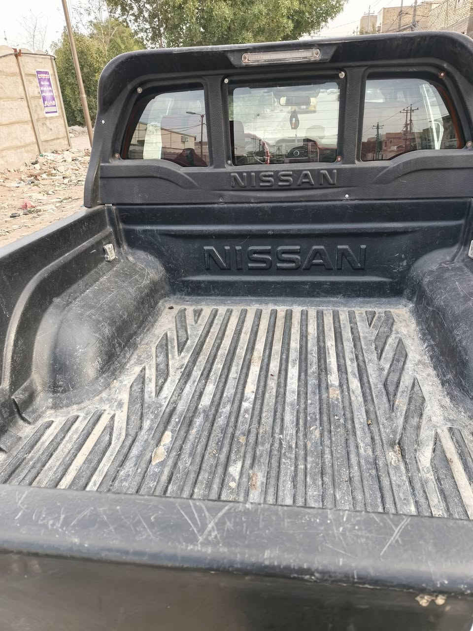 نيسان نيفاره مديل 2014 مكفوله عد البنيد بيه ربع صبغ بسمي جاهزه مكينه ما مفتوح اوتو سعر 110 وبيها مجال ***********
