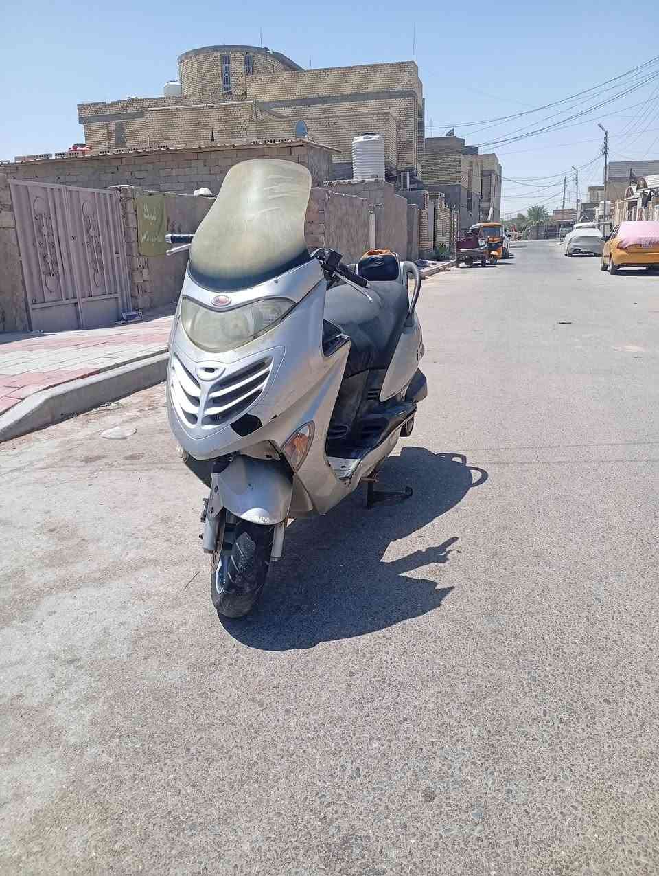 السلام عليكم 
كامكو محرك 125c للبيع او امراوس  كلشي شغال سلف نكرة فقط راديتر مي كهربائيات كلها شغالة مشيها حلو وناعمة الدراجة  ، 
السعر: 300 وبيها مجال  ، 
العنوان: كربلاء  ، 
للأستفسار: خاص او اتصال على الرقم ***********
