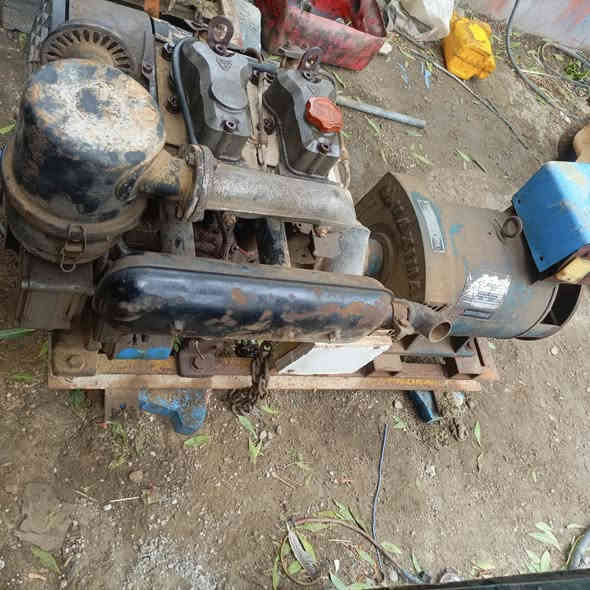 السلام عليكم مولد 2بستم 7كيفي توليد شغال بس محرك عاطل ***********خان بني سعد 500الف
