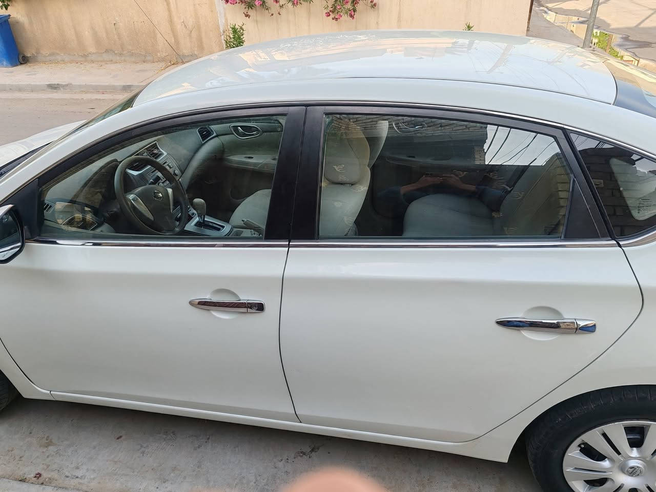 نيسان سنترا ٢٠١٥ خليجي مكفول من الصبغ فقط بارد قطعتين بدون صبغ تبريد قطعتين ومعروف مواصفات الخليجي مكينة ١٦٠٠ دوش المرغوب السعر ١١٠ بيها مجال
*********** مكاني بغداد السيارة بأسمي رقمها اربيل مميز 
نيسان سنترا ٢٠١٥ خليجي مكفول من الصبغ فقط بارد قطعتين بدون صبغ..  تبريد قطعتين ومعروف مواصفات الخليجي مكينة ١٦٠٠ دوش المرغوب السعر ١١٠ بيها مجال
