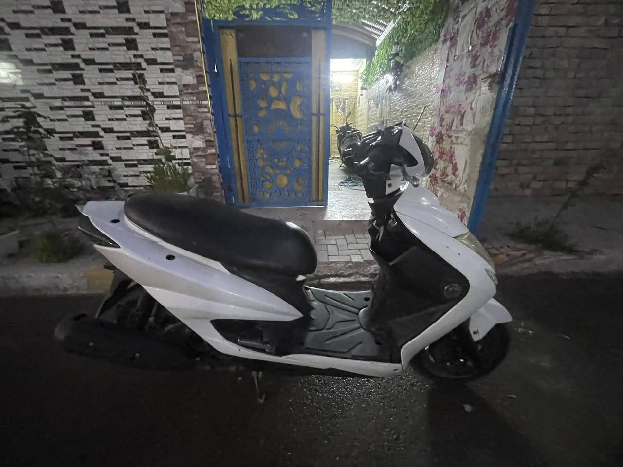 السلام عليكم دراجه سكنس لد للبيع دراجه ياباني خطين ستان حساس دراجه اي قص مابيها مكينه برغي ممفتوح تعال كلب وشوف جيب فيتر وياك إذا تريد الدراجه ٩٥٠وبيه مجال للشراي رقم الهاتف ***********اي استفسار موجود خاص و واتساب
