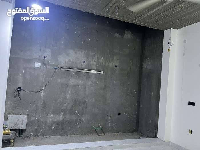 يعلن مكتب المرتضى للعقارات عن توفر
بيت حديث للبيع ، في دور الصحة ، خلف مدارس الفراهيدي ، موقع ممتاز
طابقين ، بناء 2025 يحتاج الى تشطيبات بسيطة
المساحة / 200 متر
الواجهة / 10 متر
يحتوي على / 4 غرف وصالة واستقبال ومطبخ وكراج وصحيات اضافة الى حديقة داخلية وشلال وديكورات حديثة
السعر / 450 مليون

توجد لدينا عروض اخرى
للأستفسار الاتصال على الارقام التالية
قسم البيع / *********** - ***********
قسم الايجارات / ***********
نستقبل كافة العروض والاعلانات نشرها وترويجها مجانا
عنوان المكتب / الجنينة / شارع جامع الكرناوي / مقابل فتافيت سنتر
