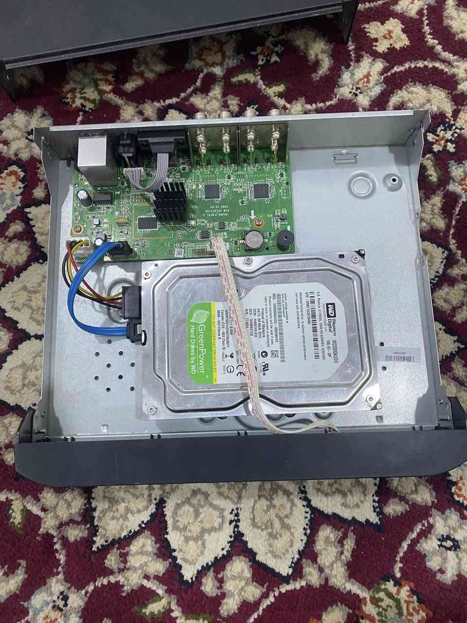 جهاز تسجيل فيديو رقمي (DVR) من نوع Hikvision، وهو مصمم لأنظمة المراقبة الأمنية.
النوع: جهاز تسجيل فيديو رقمي (DVR) بـ 16 قناة. 

الدقة2ميكا : يدعم تسجيل بدقة تصل إلى 1080p Lite. 

التوافق: متوافق مع إشارات HDTVI، AHD، HDCVI، و CVBS بالإضافة إلى كاميرات IP. 

التخزين: يدعم قرصًا صلبًا واحدًا (SATA) بسعة تصل إلى 10 تيرابايت. الهارد بداخلة 500 كيكا 

الضغط: يستخدم تقنية ضغط الفيديو H.265 Pro+ لتوفير مساحة التخزين. 500 بداخلة

السعر 75 وبي مجال


**إذا كنت صاحب هذا الإعلان وتريد حذفه لأي سبب، رجاءا أرسل رسالة إلى الدعم الفني**