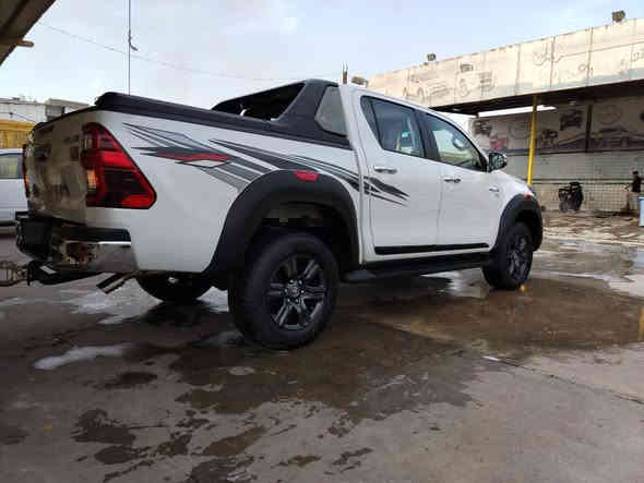 اللهم صل على محمد وآل محمد. 
تويوتا هايلوكس للبيع او مراوس
 بموديل ٢٠٢٥ ساز ٦ سلندر.
المواصفات.
مكفولة كفالة عامة
السيارة استلام زيرو 
٢٠٢٤ سنوية بأسمي 
محرك ٦ سلندر 
ماشية ٨ الف 
سيد نهرو
تي ار دي
شاشة كبيرة
حساسات
بنيد جكات
باب خلفي جك
باقي المواصفات معروفة لسيد نهرو
للاستفسار الاتصال على ***********
مكان السيارة بغداد الشعب.
