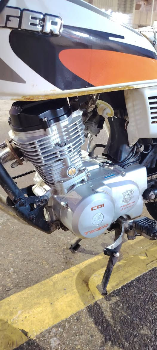 سلام عليكم شباب دراجة للبيع نوع تايكر مكاني واسط نعمانيه السعر خاص +الدراجة سكنر


**إذا كنت صاحب هذا الإعلان وتريد حذفه لأي سبب، رجاءا أرسل رسالة إلى الدعم الفني**