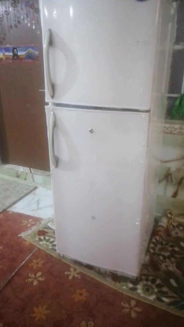 ثلاجه 20 قدم شرط شغل 130 حاوي نهضة
***********
