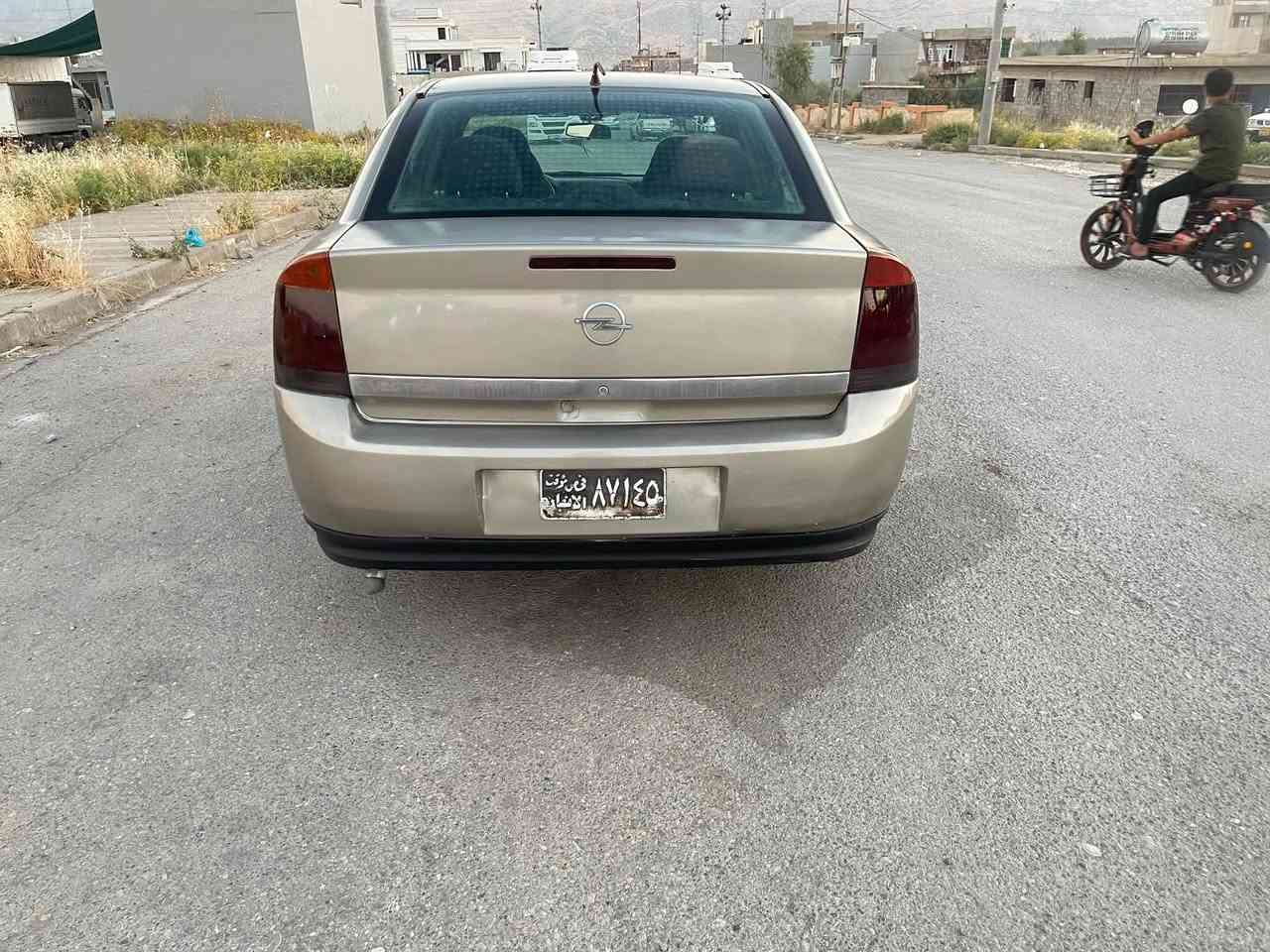 ئۆپڵ ڤیكترا مۆدیل 2004 گێڕ ئۆتۆماتیك گێڕو مەكینەی نیسان سەنیە مە كینە 18 تەبریدە ئاڕم پلاستیك هەولێر گێڕو مەكینەو تەبرید بەشەرت ئاڕم و ئەولیات بەشەرت نرخی 43 وەرەقەومعامەلە ***********  گۆڕینەوەش دەكەم بە سەیارەیە بە دڵم بێت
