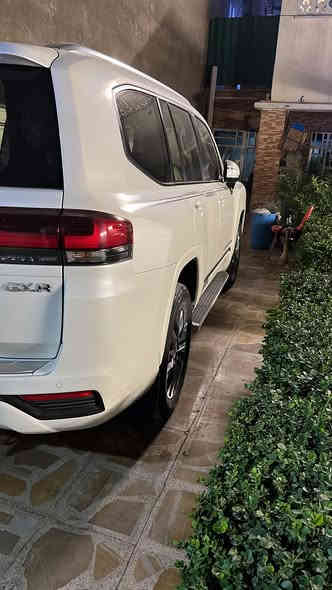 سلام عليكم لندكروز 23ماشيه 26 جديده السعر 67مكان بغداد ‭0770 021 9883‬
