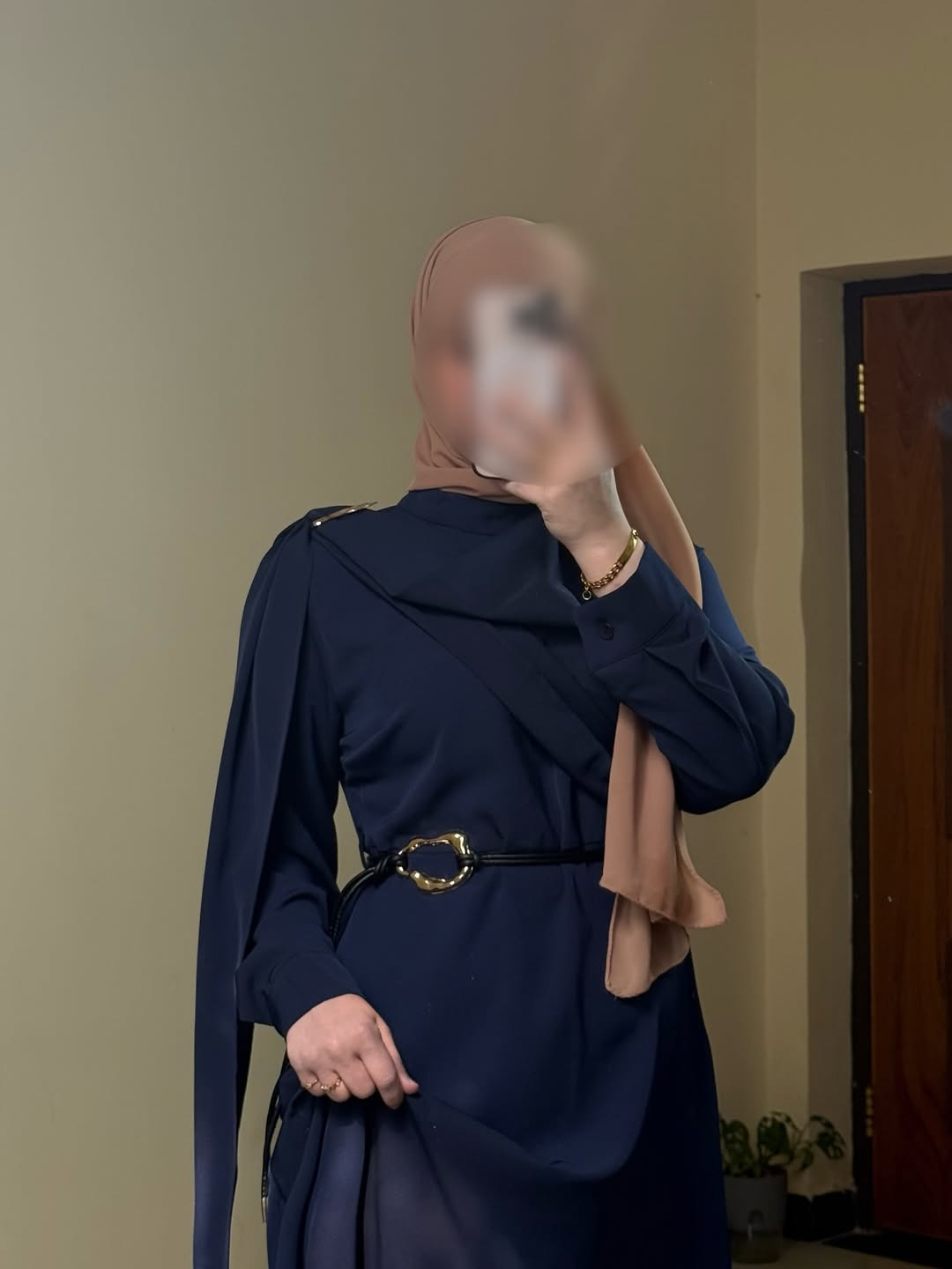 فستان صيفي انيق 
متوفر بلون نيلي فقط اخر قياسات متبقيه 
قياسات من 36 لل 46 
يلبس لحد طول 167 
ولحد وزن 80 
#ملابس #ازياء #محرم #عاشورا #اسود


**إذا كنت صاحب هذا الإعلان وتريد حذفه لأي سبب، رجاءا أرسل رسالة إلى الدعم الفني**