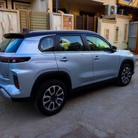 الفئة: SUV (دفع رباعي / دفع أمامي) عدد المقاعد: 5 ركاب محرك 4 سلندر سع...