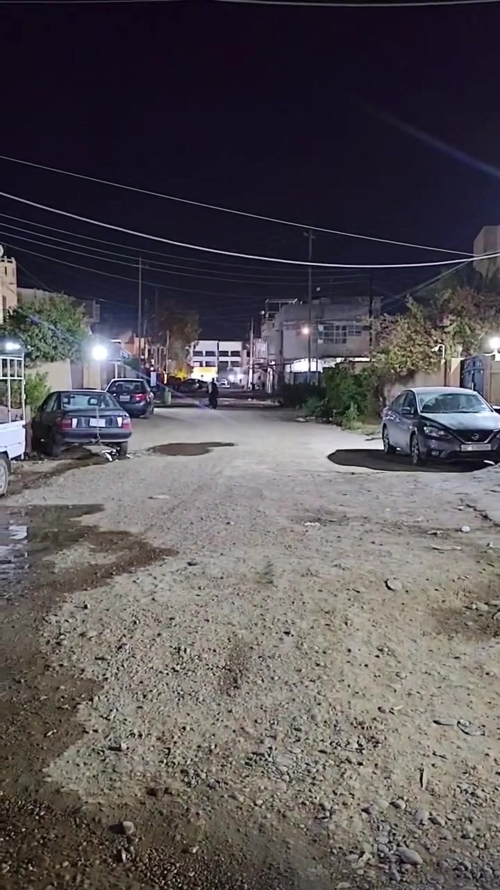 #الايجار تكريت حي التجنيد مقابيل مفروشات الامين بالفرع الي بصف مدرسه خالد ابن الوليد
بيت طابقين متكون من 3 صحيات وحمام 2 و 3 غرف نوم واستقبال  ومطبخ وكراج ياخذ سيارة بيت جديد زيرو بدون مصرف اي شي جاهز من صخان وماطور وخط مولدة بس تجيب غراضك وتسكن بي كهربائيات كلها شغالة مطلوب عائلة (موضف) بعد شهر يفرغ البيت  سعر الايجار 400 الف قفل. 
#ملاحضة التواصل مع صاحب دار مباشر يعني ما معروض يم دلال فقط نسوي عقد ايجار
للتواصل ***********
