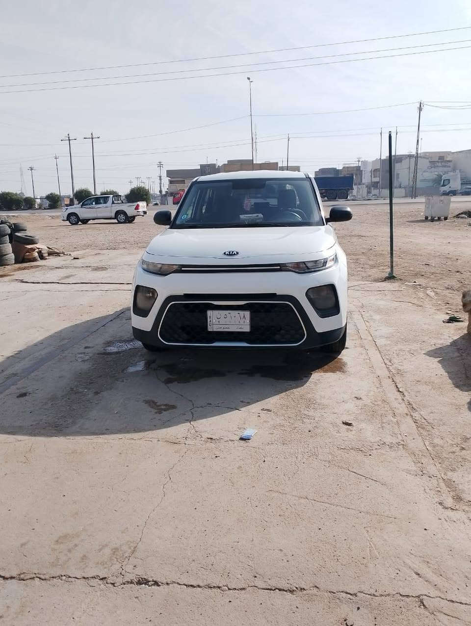السلام عليكم 
سيار كيا صول موديل 21 رقم بغداد باسم مكينه 2000 دوش گير عادي گير عادي سياره نظيفه بمعنى الكلمه جاهزه من كلشي مابيها نقص من كلشي صدر حداديه تايرات مكينه كير كله وضع الشركه السعر 120 وبيها مجال حگ الجيه *********** مكاني واسط الحي
