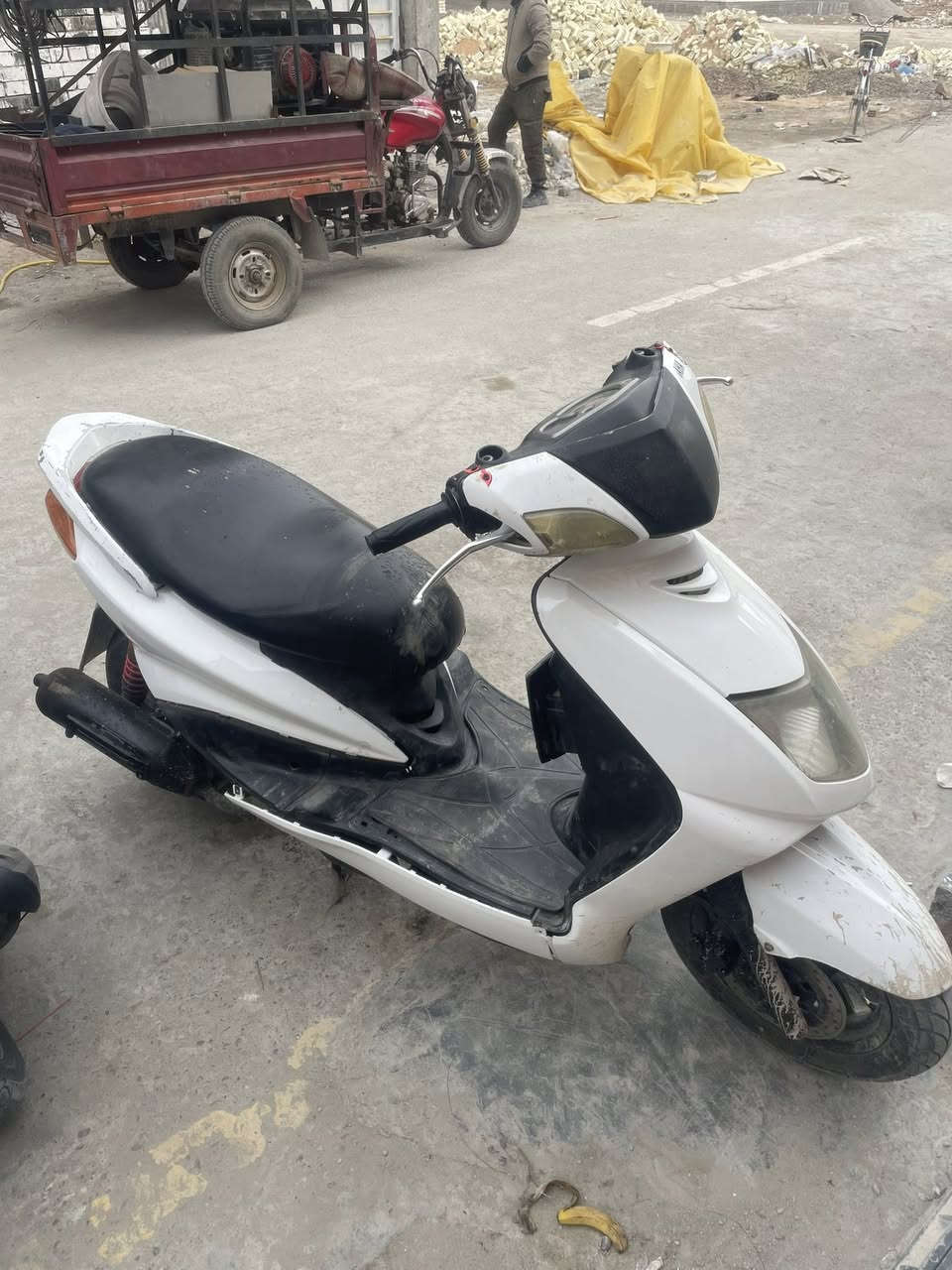 السلام عليكم سكنز نثيه ياباني 110 كابريتر دراجه حلوه شلعه ومعدل يخبلن دراجه تريد بس سايق سعرها 450 الف مكاني بغداد الزعفرانيه متوفر بس واتساب ورقم 0771 426 1189
