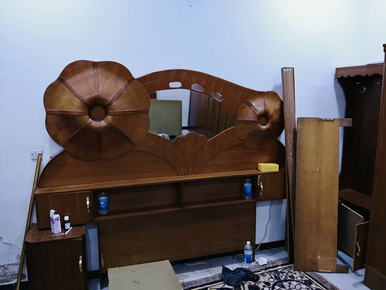 للبيع قيم واخذ الزعفرانيه
هاتف ***********
