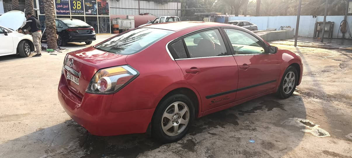 السلام عليكم نيسان التيما 9 محدثه 12 كير محرك مكفولات100/100 تخم تاير جديد صدر جديد صبغ عام حادثه بامريكا قماره وبالعراق جنطه واصل بدايه الحوض هاي كل تفاصيلها السعر من الاخير60  مكانه بغداد الدورة
***********
