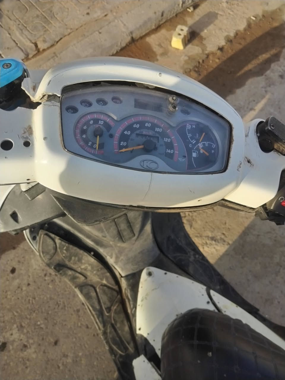 السلام عليكم دراجه للبيع كاين كوم السعر سعر 200 بالرمادي شارع 40 ملعب الصوفيه اذاكم راسي راس اللي يريد يتصل على هذا الرقم ***********
