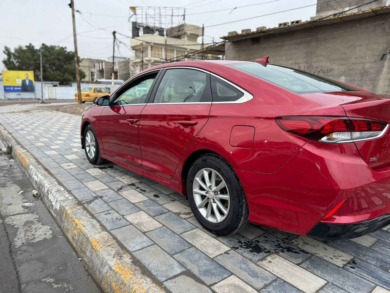 سوناتا للبيع موديل ٢٠١٩ وارد أمريكي محرك ٢٤٠٠ سيارة جديدة وجاهزة محرك كير تخم تاير جديد  تبريد ثلج كل نقص مابيها سيارة حادثها طخطخات فقط مال امريكا بيها اربع صبغ بدون دواخل بجم كبس لغود شواصي مكفولات كفاله وصور حادثها مال امريكا مرفقه وي الصور ماشيه ٤٩ الف سيارة بسمنه تحويل ثاني يوم سعرها ١١٨  ورقه ومكان السيارة بغداد البلديات ***********
