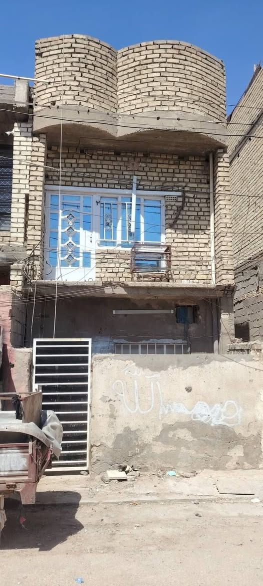 طابو صرف ملك مساحة ٥٠ متر  واجة ٥ نزال ١٠ طابقين  غرفتين نوم العنوان الدورة الشيشان قرب بانزين خانة ١٢٠
السعر  ٦٥ مليون وبي مجال
***********
